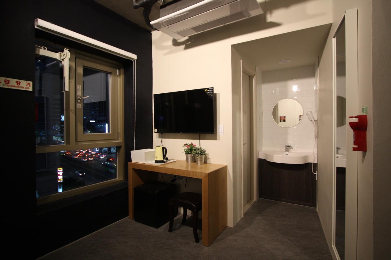 Nabi Hostel Seoul Bagian luar foto