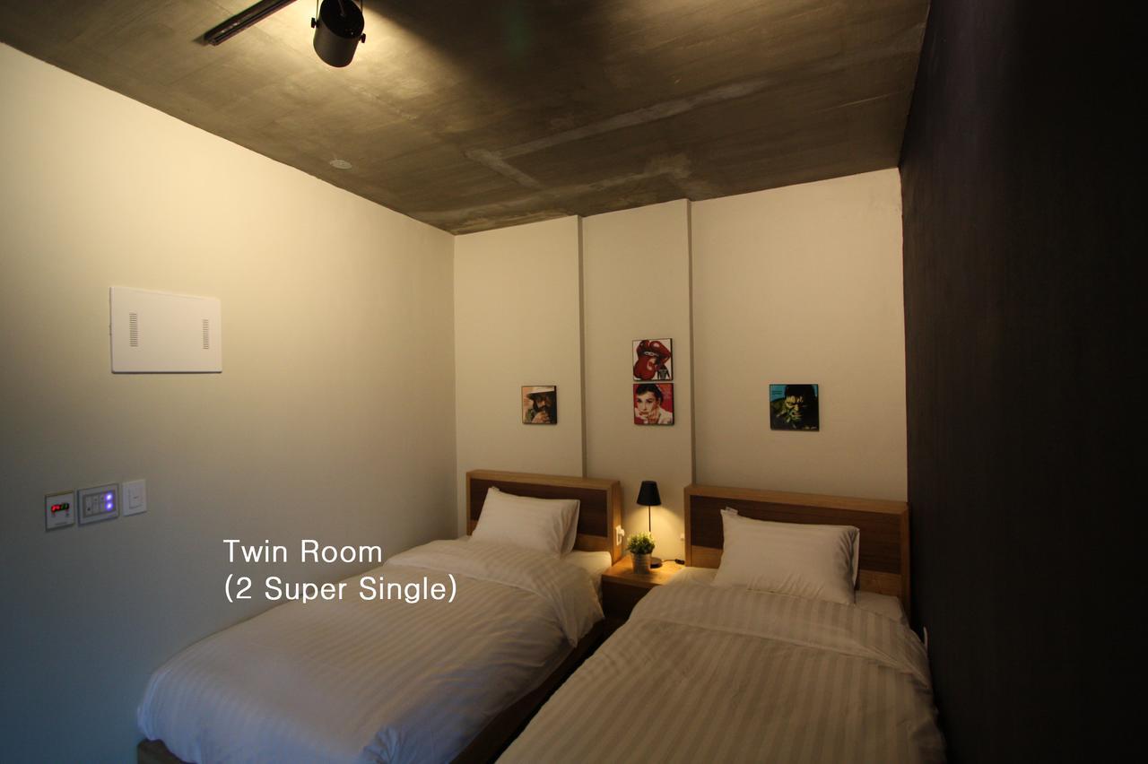 Nabi Hostel Seoul Bagian luar foto